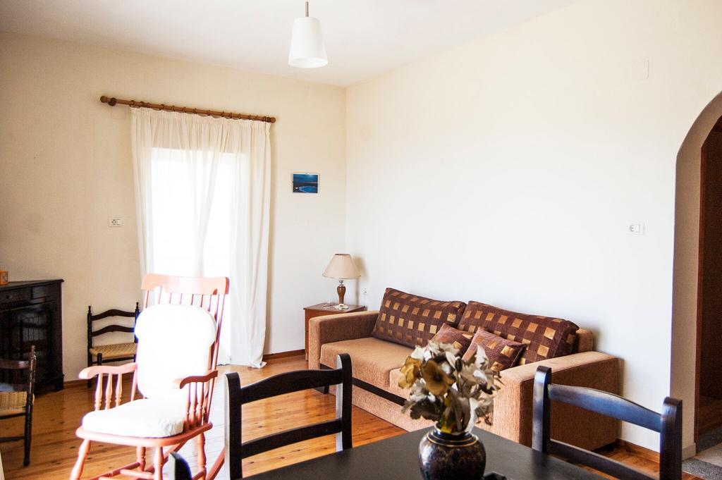 Janakis Apartments Химара Экстерьер фото