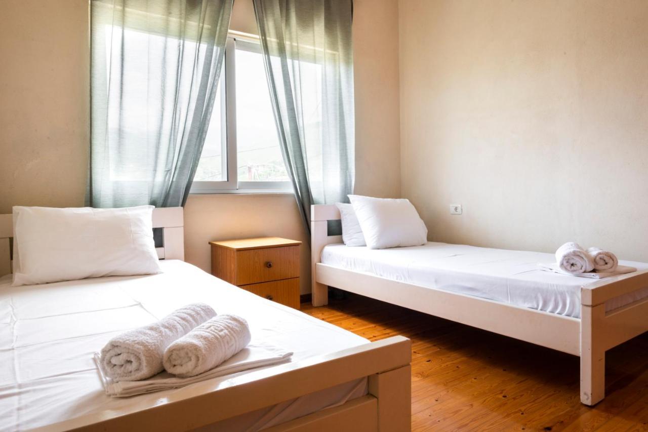 Janakis Apartments Химара Экстерьер фото